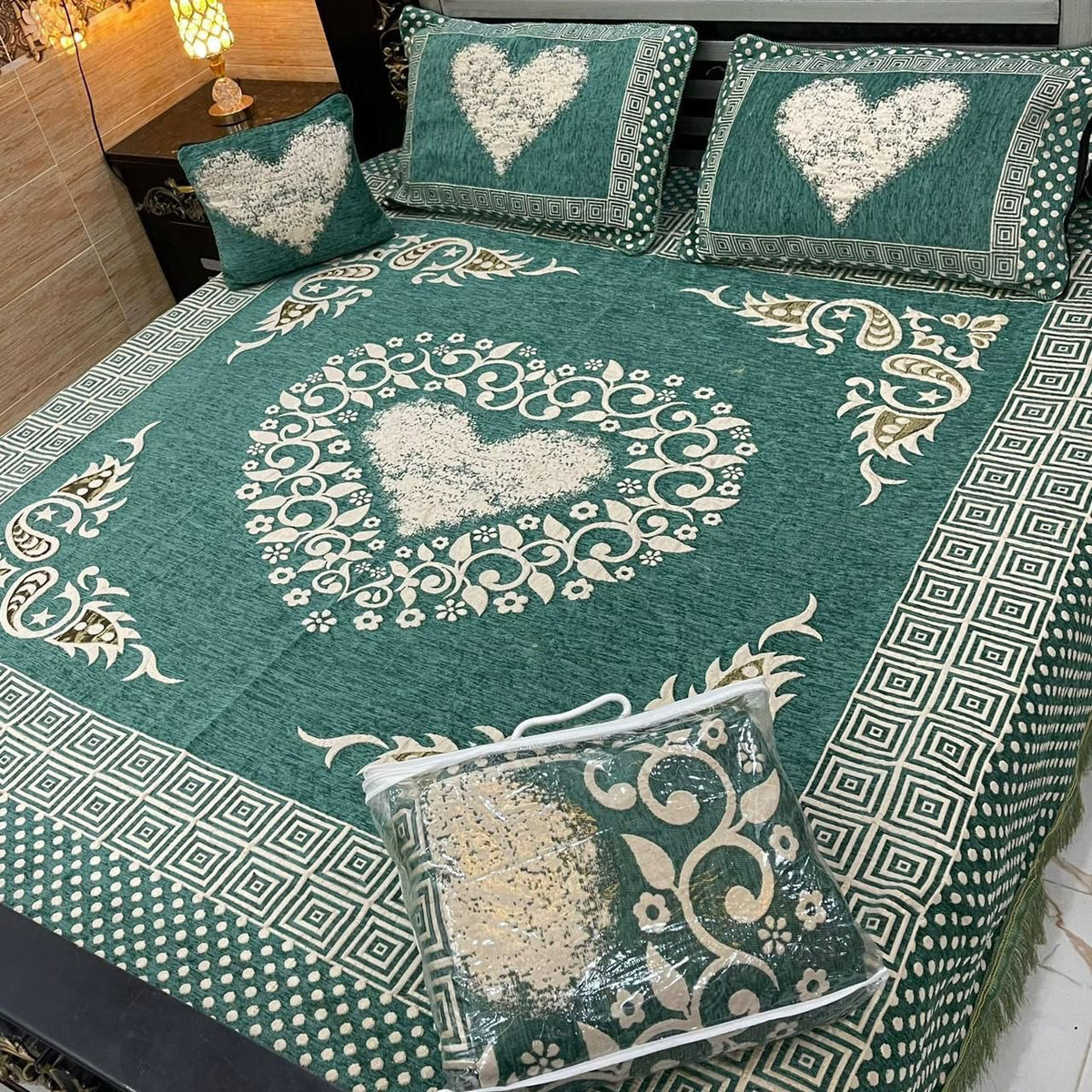 Velvet Bridal Bedsheet Set-4 Pcs 25