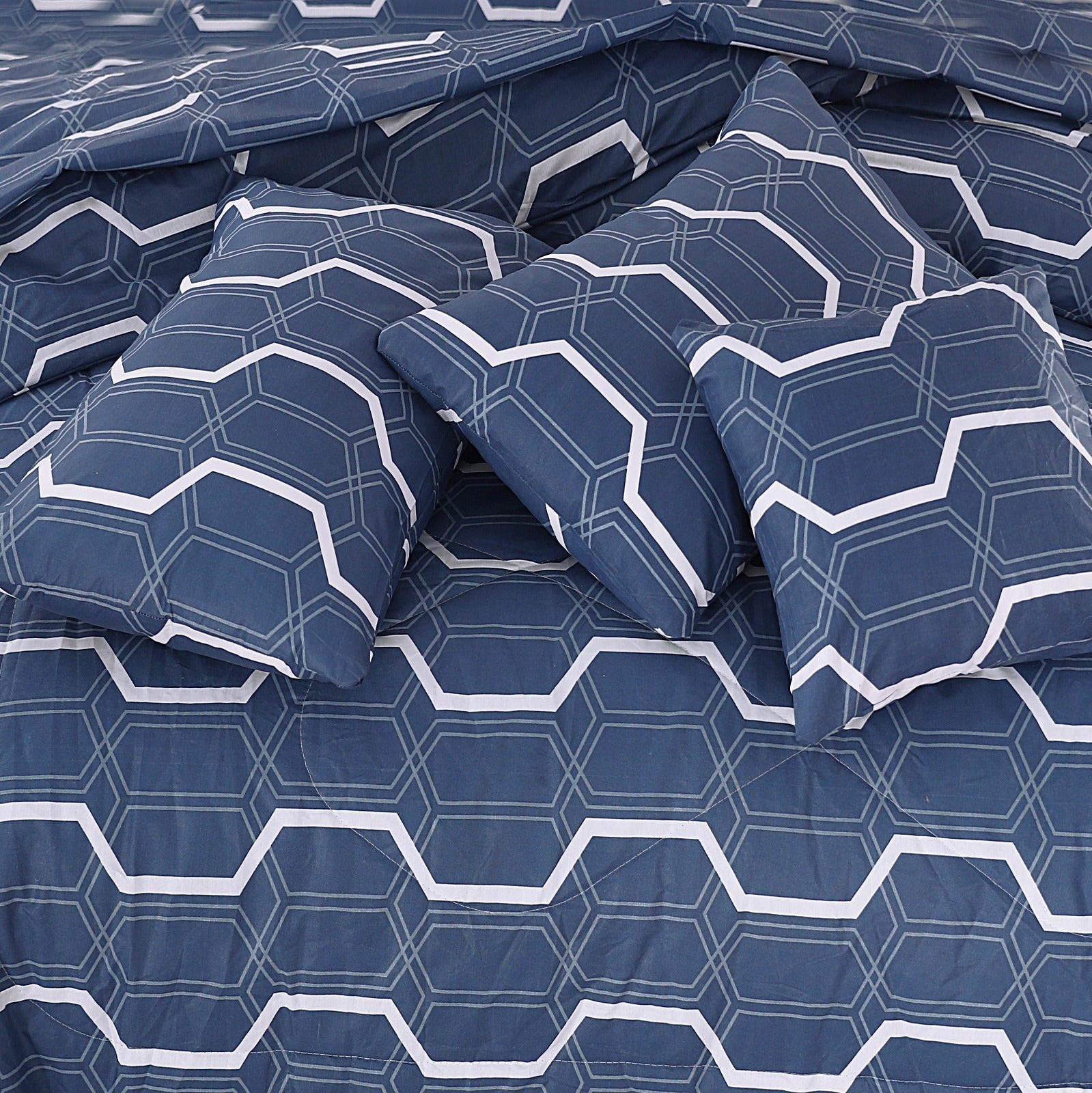 7 Pcs Comforter Set DZ-94 ( light weight filling )